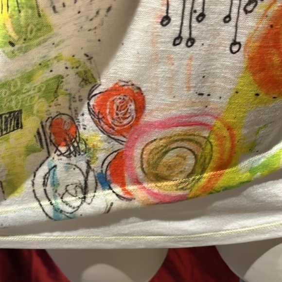 Trendy vneck blouse in vibrant colors - Picture 6 of 9